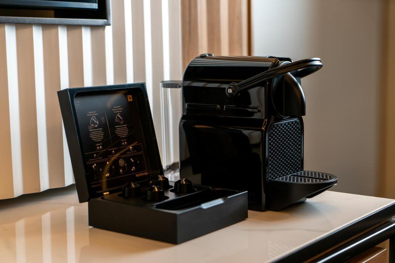 Hotel Melia Chiang Mai Extérieur photo A Nespresso coffee machine