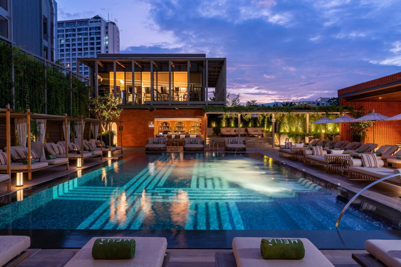 Hotel Melia Chiang Mai Extérieur photo The swimming pool at The Library